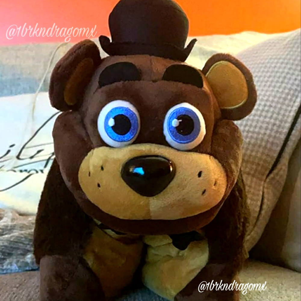 NWT GENUINE Pillow Pet Five Nights at Freddy's Pillow Pet Frazbear Pillow Bear